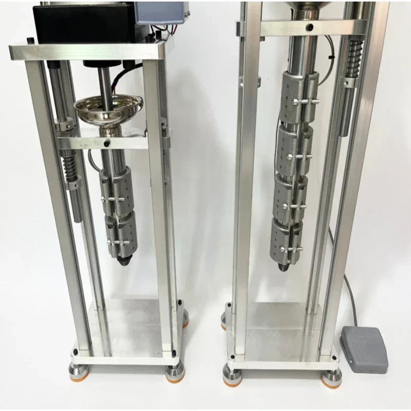 Desktop injection moulding machine, vertical plastic moulder with 20g to 50g shot