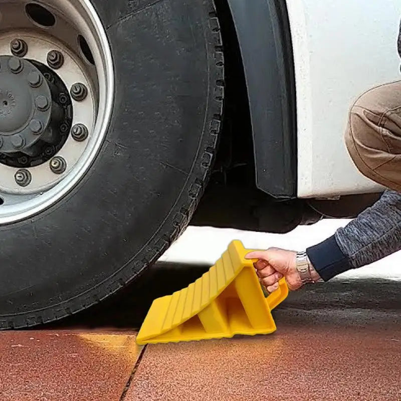 2pcs RV Wheel Chocks Multipurpose Anti-Slip car Wheel Chocks Portable Tire Chocks Wear-Resistant Tire Stopper for Trucks RVs