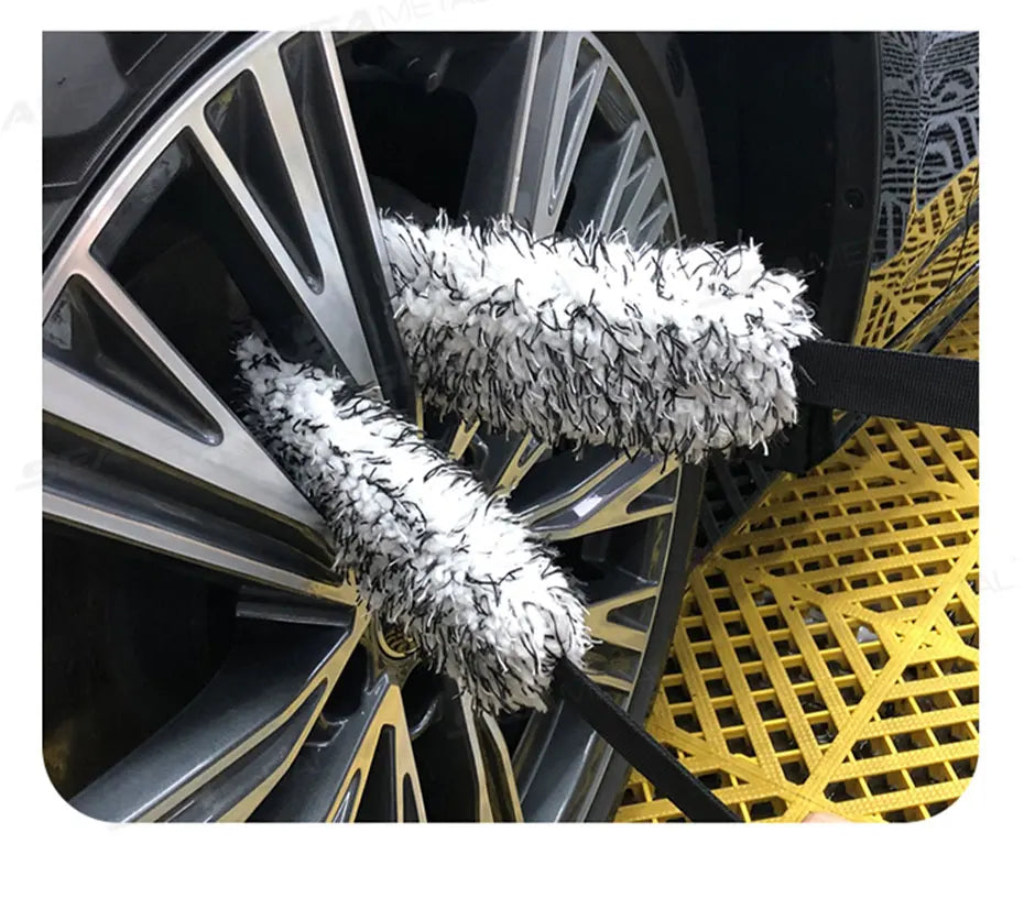 Plush Wheel Wash Towel with Double-Sided Strap
