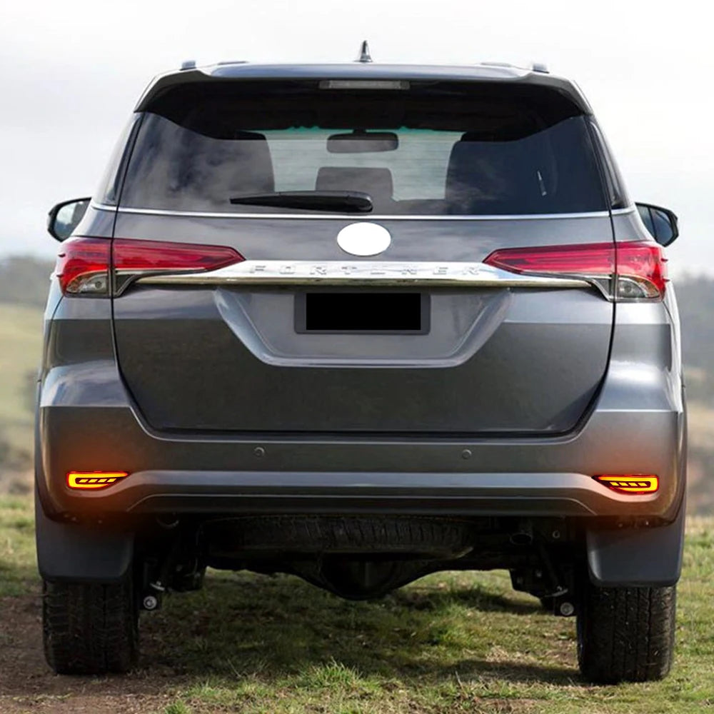 Dynamic LED Rear Bumper Reflectors for Toyota Fortuner 2015-2020 - image 3